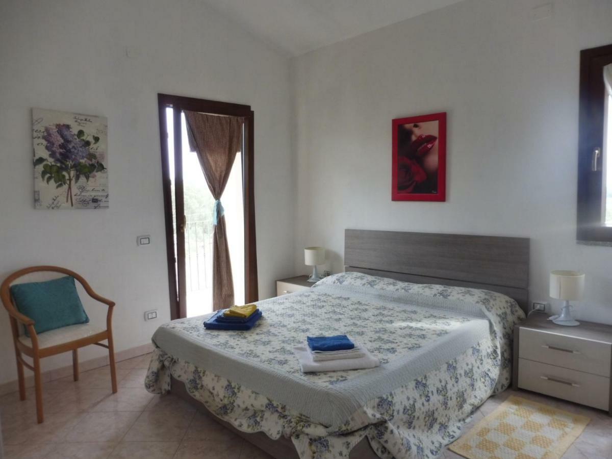 Casa Miriam - Appartamenti Vacanze Виллапутцу Экстерьер фото