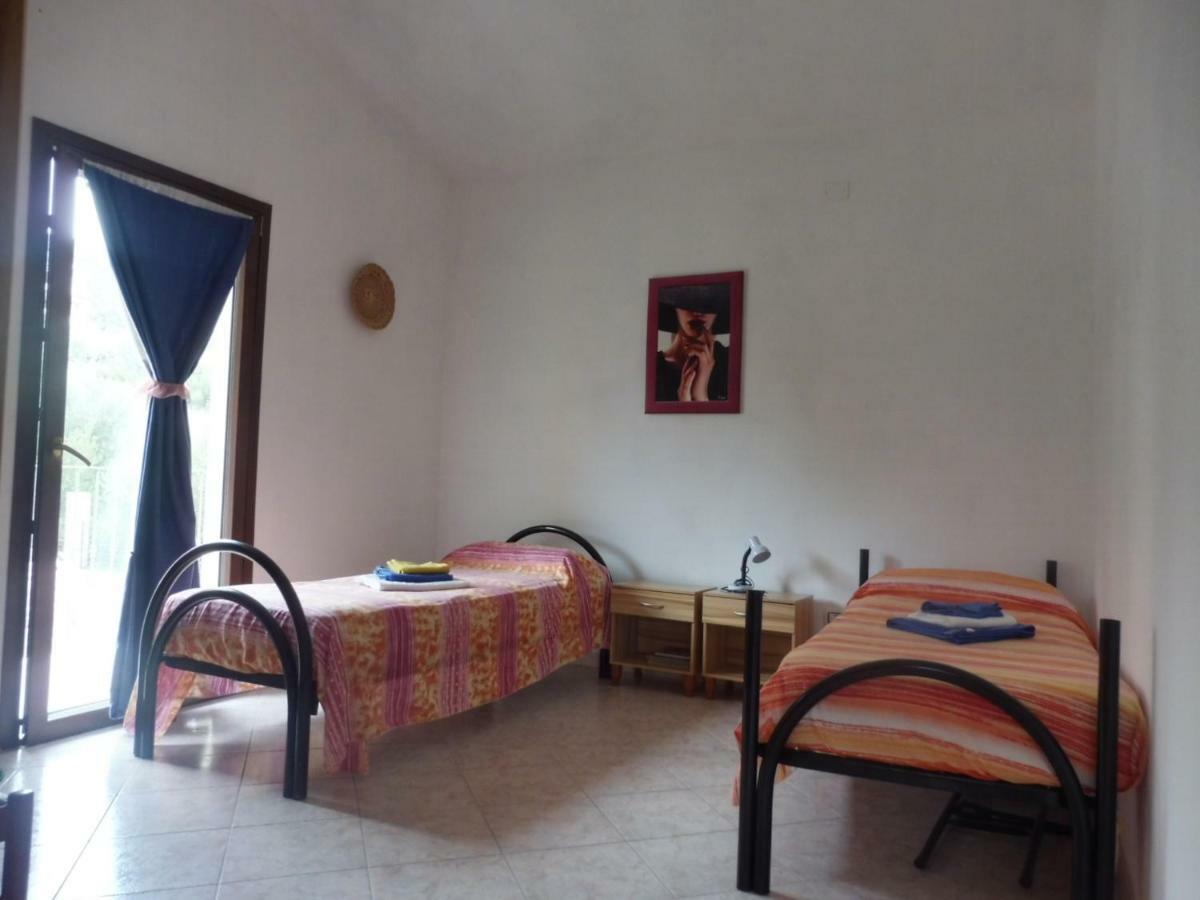 Casa Miriam - Appartamenti Vacanze Виллапутцу Экстерьер фото
